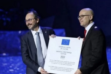 NOVI SAD PROGLAŠEN EVROPSKOM PRESTONICOM KULTURE: U Srpskom narodnom pozorištu održana svečana ceremonija