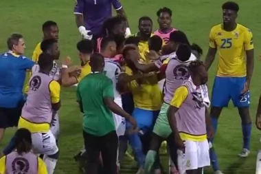 LETELE PESNICE NA KRAJU MEČA! Kanga asistirao, Rajevac strepi do poslednjeg kola! (VIDEO)