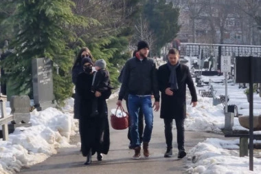 ARKAN BI BIO PONOSAN! Mali Željko na pomenu dedi čije ime ponosno nosi! (VIDEO)