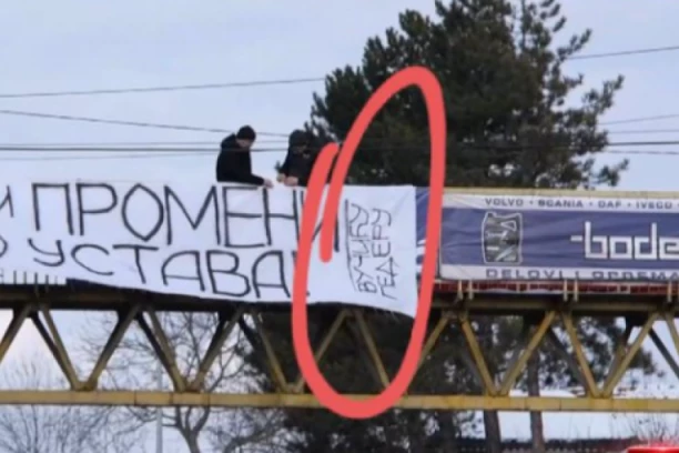 SVE JASNO! Ekolozi se navodno bore za zaštitu životne sredine, a razvili transparent protiv izmena Ustava!