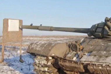 FANTASTIČAN TRIK RUSKIH TENKISTA: Preciznost bez greške! (VIDEO)