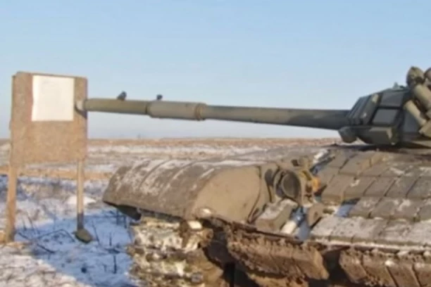 FANTASTIČAN TRIK RUSKIH TENKISTA: Preciznost bez greške! (VIDEO)