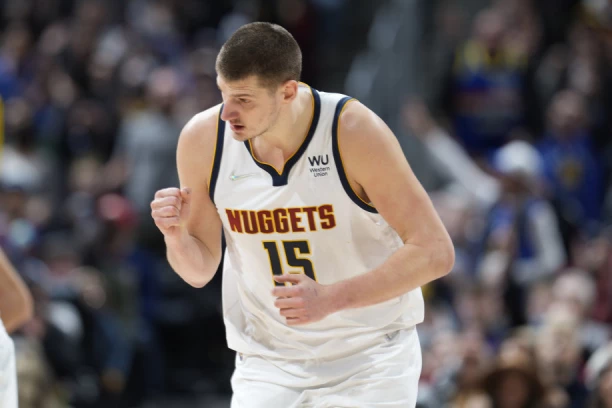 UBEDLJIVE POBEDE U PLEJ-OFU: Najveći Jokićev rival PONIŽEN, Dončić uzalud DOMINIRAO, Bobi standardno! (VIDEO)