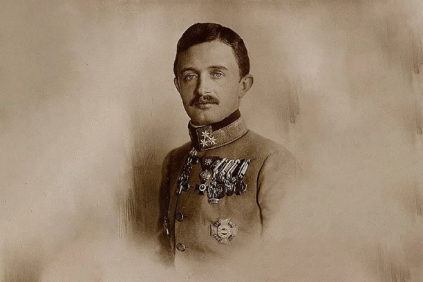 ŽIVELI U INCESTU, RAZVRATU, UŽIVALI U UBISTVIMA: Ovo su BIZARNE tajne kraljevske DINASTIJE koja je obeležila istoriju!