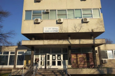 PACIJENTI NEĆE KOD LEKARA: Kovid ambulante potpuno prazne, a korona ubije 10 i više ljudi dnevno