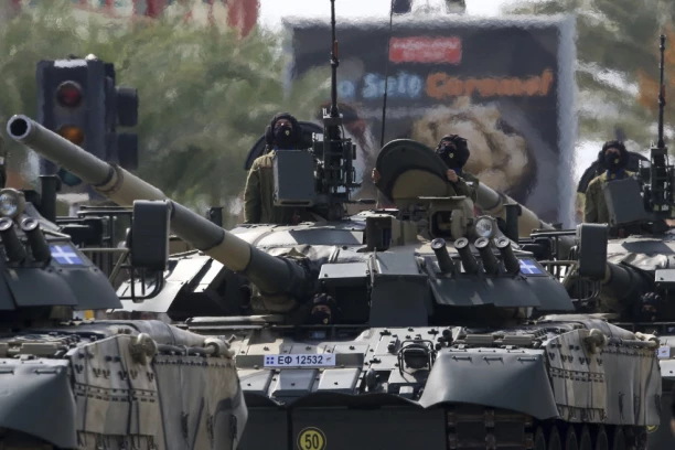 SVE NAPETIJE ZBOG RUSKE INVAZIJE: Amerikanci naoružavaju Poljsku, ministar potpisao ugovor