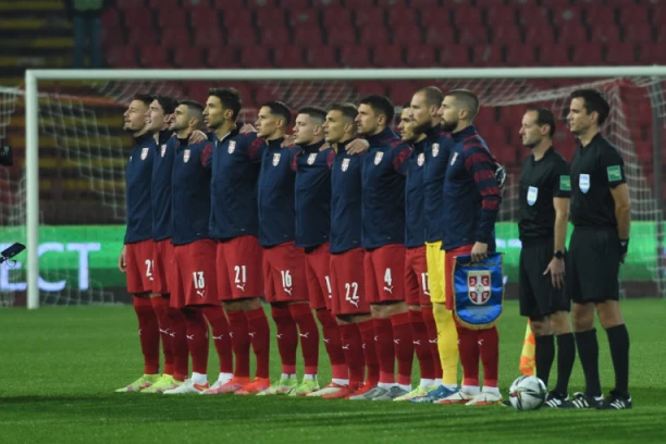 DANI SU MU ODBROJANI: Srbin na izlaznim vratima fudbalskog velikana!