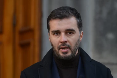 OBRAZA NEMA, ALI ZATO MUČI NAROD: Savo strašan LAŽOV, menja mišljenje na 39 dana!