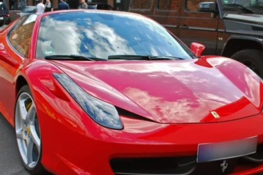 SLUPAN REDAK PRIMERAK FERARIJA! U sekundi nestalo 2,5 miliona evra! (VIDEO)