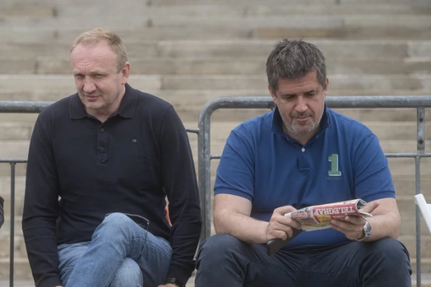 KRIVIČNA PRIJAVA PROTIV SINA ĐILASOVOG PAJTOSA! Divljao po centru grada, razlupao sedam automobila!