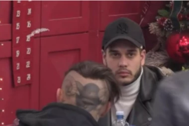 GLEDAOCI U ŠOKU: Zadrugarka se požalila Dejanu Dragojeviću da joj KASNI 10 DANA, o njegovoj REAKCIJI svi PRIČAJU!