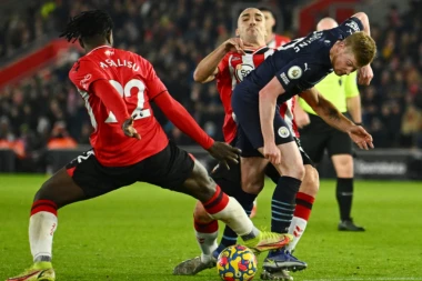 GRAĐANI NAPOKON ZAUSTAVLJENI! Nova nada za Liverpul i Čelsi! (VIDEO)