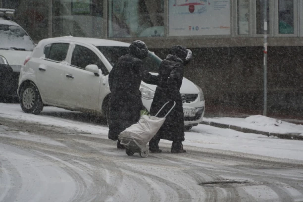 LEDENI DANI I SNEG OD VIKENDA:  Posle prolećnih dana, sledi velika promena vremena