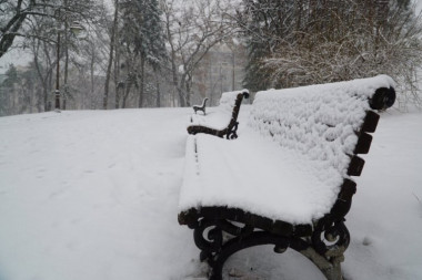 U Srbiji danas mestimično sa snegom, do tri stepena
