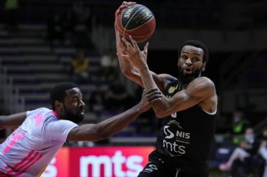 PRAVO NIOTKUDA: Hladan tuš posle ŠOKANTNE trojke u Pioniru!