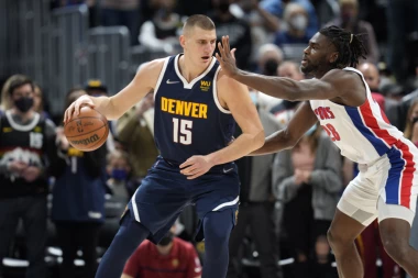 SUROVA DOMINACIJA NIKOLE JOKIĆA: Srbin se RAZGOROPADIO i URNISAO Pistonse! (VIDEO)