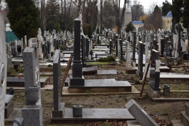 GROBLJE U PARAĆINU IZAZVALO NEMIR I JEZU: Ovakve stvari se pojavljuju sve ČEŠĆE, šta se dešava? (FOTO)