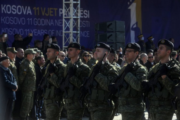 ENGLEZI OBUČAVAJU ALBANSKU VOJSKU: Tirana i Priština imale zajedničku vojnu vežbu