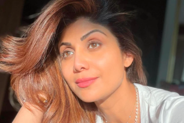 OTKRIVENO SVE O GLUMICI RAZVRATNICI: Istina posle 15 GODINA isplivala na videlo, a za sve je KRIV njen kolega!