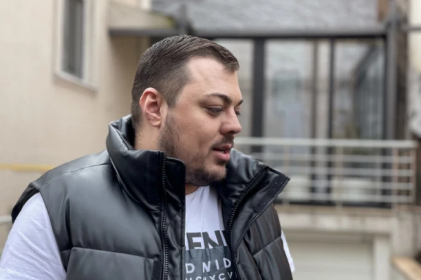 Sloba Vasić posle operacije: Pitao sam se da li ću se probuditi! Pevač otkrio JEZIVE DETALJE sa operacijskog stola, evo šta je UGRADIO