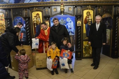 Paketići od Opštine Palilula za školarce povodom obeležavanja školske slave Sveti Sava