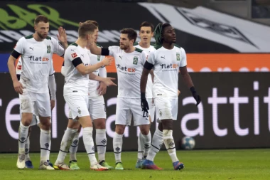 ŠOKANTNA VEST STIŽE IZ BUNDESLIGE: Zbog bolesti napušta FUDBAL!