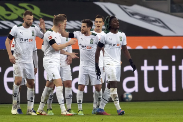 ŠOKANTNA VEST STIŽE IZ BUNDESLIGE: Zbog bolesti napušta FUDBAL!