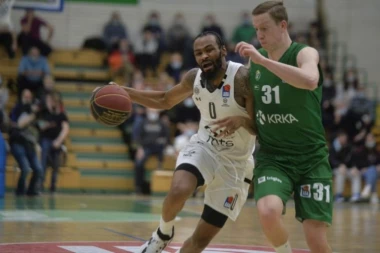 PARNI VALJAK POKORIO NOVO MESTO: Partizan JAČI od Krkinih trojki, crno-beli prekinuli niz poraza!