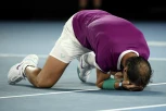ŠOK! SRUŠIO se ko sveća, Nadal KOLABIRAO nakon osvajanja Australijan opena! (FOTO)