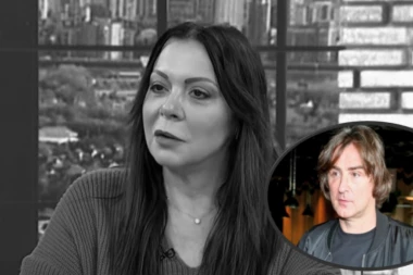 ŽELJKO MITROVIĆ  NA SAHRANI KSENIJE VUČIĆ! Vlasnik televizije Pink sa suprugom Milicom na Novom groblju odaje počast dugogodišnjoj prijateljici i saradnici! (VIDEO)