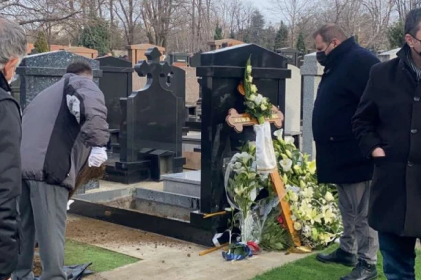 VEČNA KUĆA KSENIJE VUČIĆ: Ovo je mesto na kojem počiva ugledna novinarka! (FOTO, VIDEO)