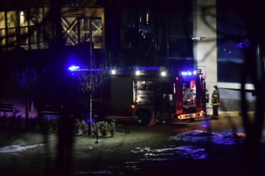 UGAŠEN POŽAR U NAUČNO-TEHNOLOŠKOM PARKU NA ZVEZDARI! Vatrogasci još na terenu! (FOTO)