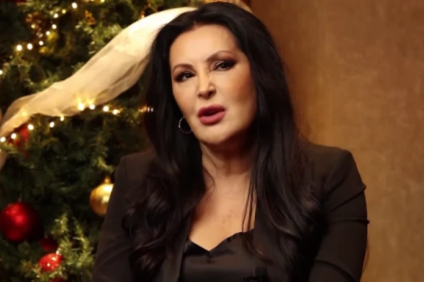 TAJNI ŽIVOTI DECE DRAGANE MIRKOVIĆ: Pevačica ih krije kao zmija noge, a sada je sve otkriveno! (FOTO)