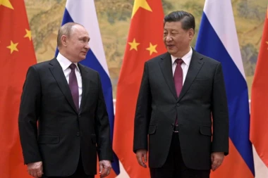 THIS IS WHY THE MEETING OF PUTIN AND JINPING WENT WITHOUT A HANDSHAKE: A similar situation happened with Merkel, so it had to be resolved with FLOWERS
