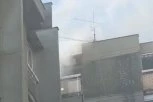 POŽAR U NOVOM SADU! Dim kulja iz zgrade, vatrogasci na terenu (VIDEO)