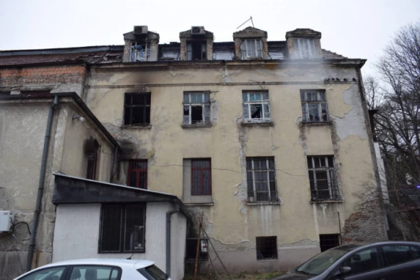 IZGOREO BIVŠI ELEKTRIČAR INFEKTIVNE KLINIKE! Detalji stravičnog požara u krugu KCS!