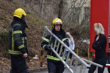 VELIKI POŽAR U BELOJ CRKVI: Gori kamp naselje!