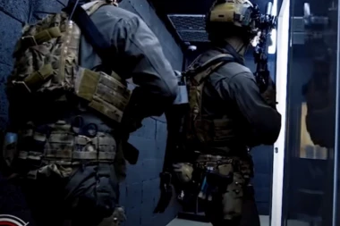 OBJAVLJEN CEO SNIMAK ATENTATA U JUŽNOJ AMERICI! Dželat mu pucao u glavu, pa otvorio vatru na policiju - sve zbog KORUPCIJE?! (VIDEO)