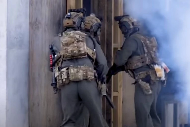 UBIJEN NAPADAČ IZ KIJEVA! Specijalci upali u supermarket i LIKVIDIRALI MONSTRUMA: Pre nego što je počeo da seje smrt, uradio je nešto jezivo, među ranjenima i DETE! (FOTO, VIDEO)