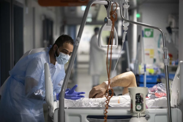 LEKARI NA VELIKIM MUKAMA ZBOG POSTKOVIDA! Mladi su posebno ugroženi, nikako ne zanemarujte ov SIMPTOME!