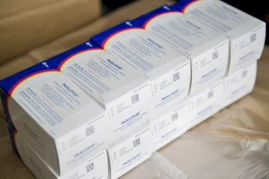 NAJSAVREMENIJI LEK PROTIV KOVIDA STIGAO U SRBIJU: Naša zemlja je druga u Evropi koja je dobila Paxlovid