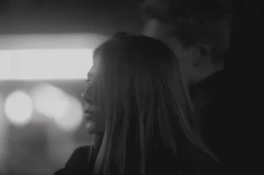 UZ HIT "TU NOĆ KAD SI SE UDAVALA" PLAČEMO GODINA! STRAŠNA priča krije se iza pesme: Ugledala pevača, a potom sebi PRESUDILA!