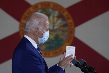 BIDEN'S LATEST GAFFE: He doesn't know his left from his right - he thinks Putin is at war with Iran (VIDEO)