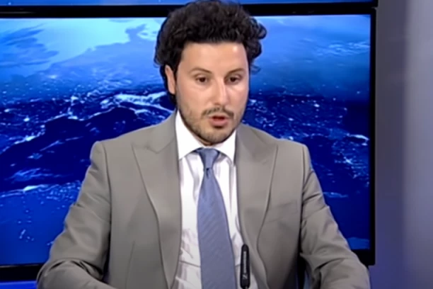 ABAZOVIĆA PITALI KAD ĆE DA SE ŽENI, NJEGOV ODGOVOR JE HIT: Ovo će se prepričavati! (VIDEO)