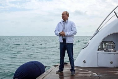 THE MYSTERY OF PUTIN'S 82 METRE LONG YACHT! The powerful vessel has disappeared from a port in Germany: The Western media claim that there is ONLY ONE reason! (PHOTO)