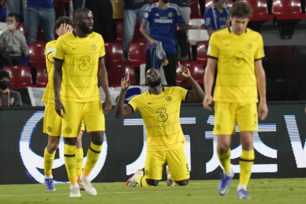 POKLONU SE U ZUBE NE GLEDA: Lukaku odveo Čelsi u finale Svetskog klupskog prvenstva!