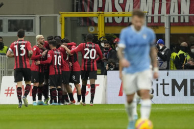 DEMONSTRACIJA SILE: Milan deklasirao Lacio za završnicu italijanskog kupa!