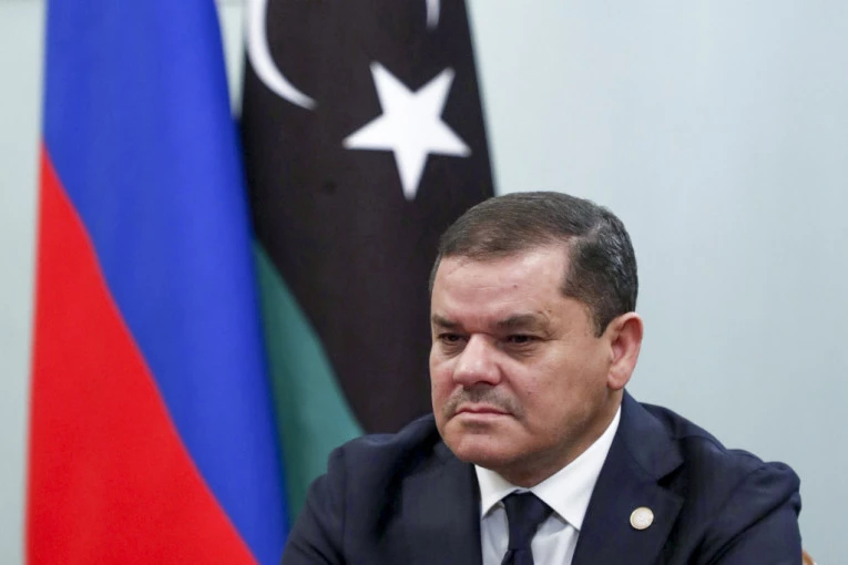 ISPALJENI RAFALI NA PREMIJERA LIBIJE! Atentatori mu organizovali sačekušu iz automobila, izrešetano vozilo u nekoliko sekundi!