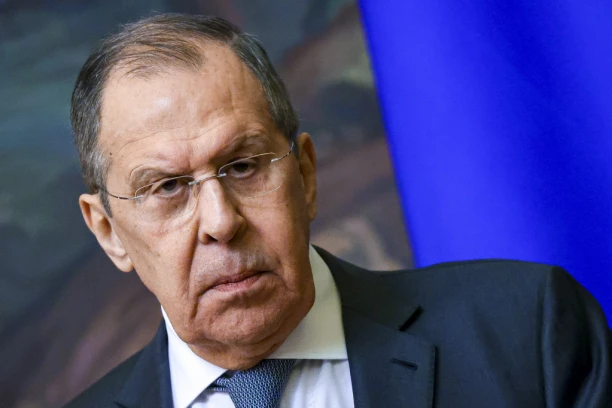 LAVROV NAJAVIO TREĆI SVETSKI RAT: Ruski šef diplomatije zaprepastio svet - opasnost je ozbiljna