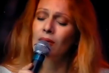 Imala sam 12 BRAKOVA! Srpska pevačica  IZBACILA bivše partnere - KESA za ĐUBRE i DOVIĐENJA!